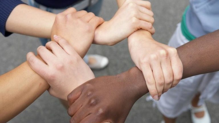 ناضل من أجل حقوق الإنسان