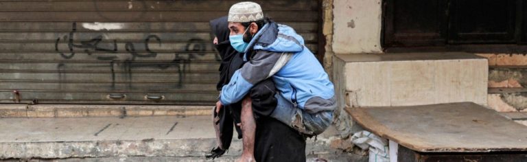 السوريون في لبنان.. يواجهون الإفلاس بـ”قمصان من نار”